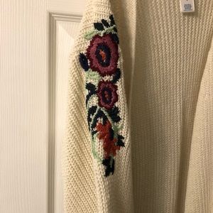 Arizona Embroidered Cardigan nwot
